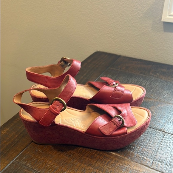 Born Red Leather wedge Sandals - Picture 1 of 4